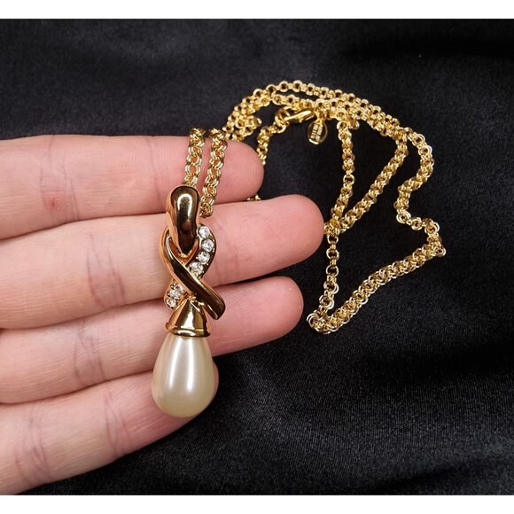 Vintage NOLAN MILLER Signed Gold-Tone Necklace With Faux Pearl Drop Pendant - Picture 6 of 6